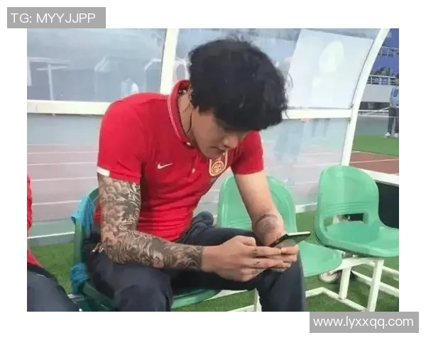 足球纹身的魅力与意义探索：如何通过纹身表达对足球的热爱与忠诚